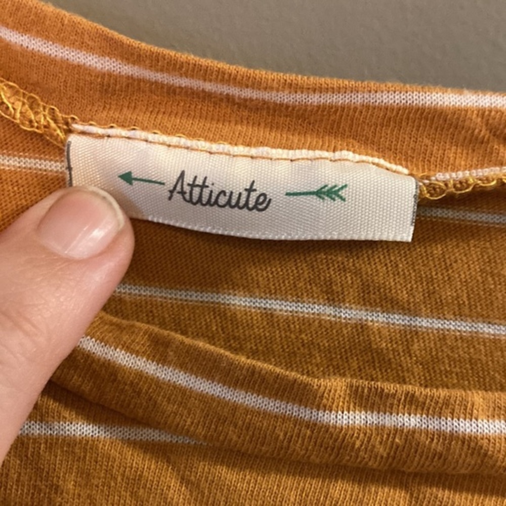 Tie-front shirt - Picture 2 of 5